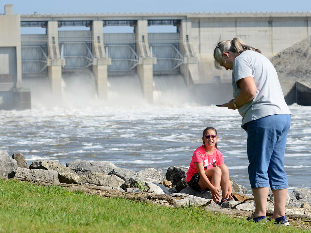 Shiela Naylor, right, and her granddaughter Kayle Naylor take pictures